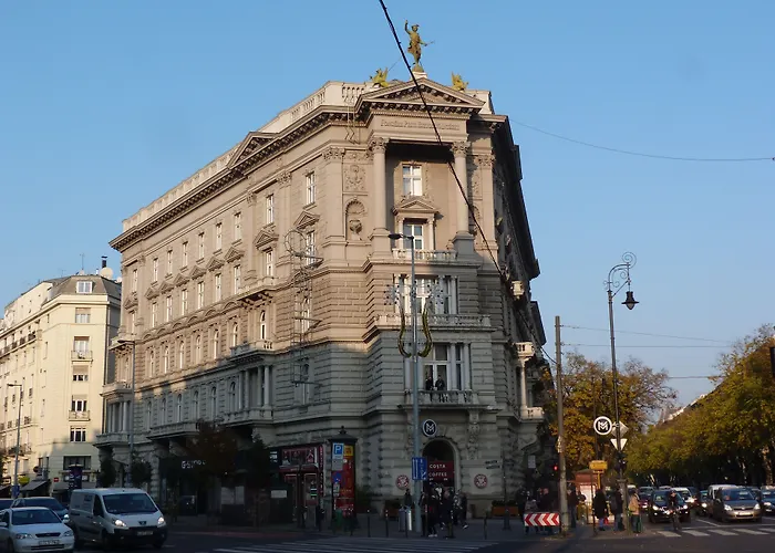 Adagio Hostel Basilica